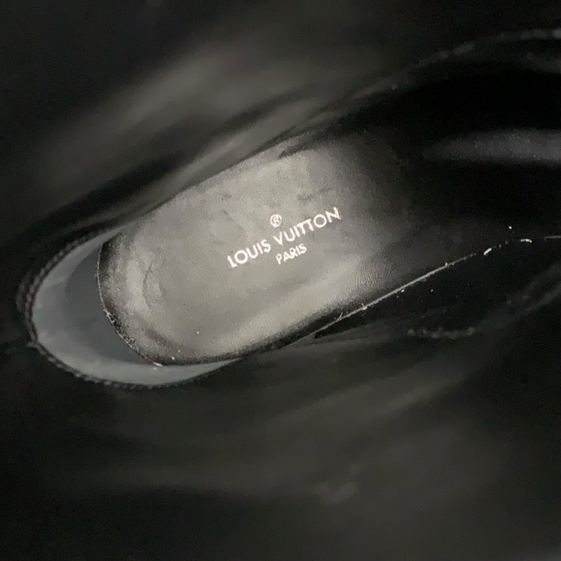 ルイヴィトン LOUIS VUITTON モノグラム ブーツ ショートブーツ 靴 シューズ レザー ブラック ブラウン ロゴ ベルト スタッズ アンクルブーツ