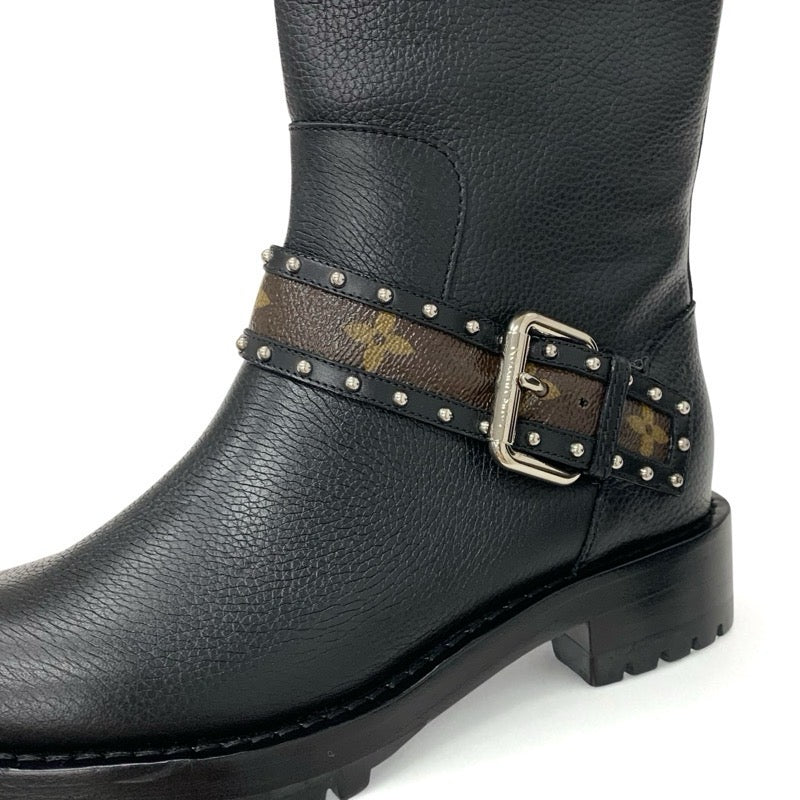 ルイヴィトン LOUIS VUITTON モノグラム ブーツ ショートブーツ 靴 シューズ レザー ブラック ブラウン ロゴ ベルト スタッズ アンクルブーツ