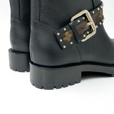 ルイヴィトン LOUIS VUITTON モノグラム ブーツ ショートブーツ 靴 シューズ レザー ブラック ブラウン ロゴ ベルト スタッズ アンクルブーツ