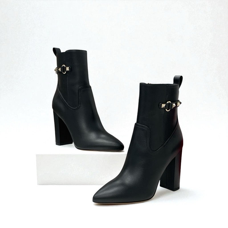 ヴァレンティノ VALENTINO ブーツ ショートブーツ 靴 シューズ レザー ブラック 黒 ゴールド 未使用 ロックスタッズ ベルト