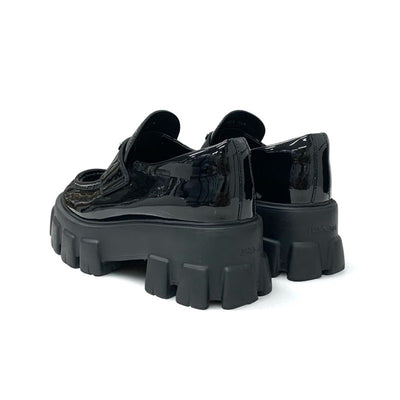 プラダ PRADA モノリス ローファー 革靴 靴 シューズ パテント ブラック 黒 シルバー プラットフォーム トライアングルロゴ