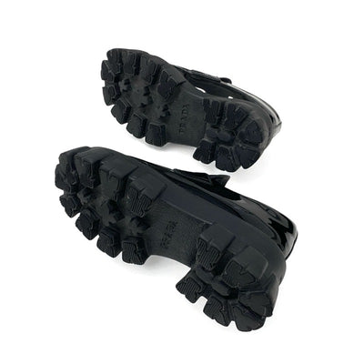 プラダ PRADA モノリス ローファー 革靴 靴 シューズ パテント ブラック 黒 シルバー プラットフォーム トライアングルロゴ