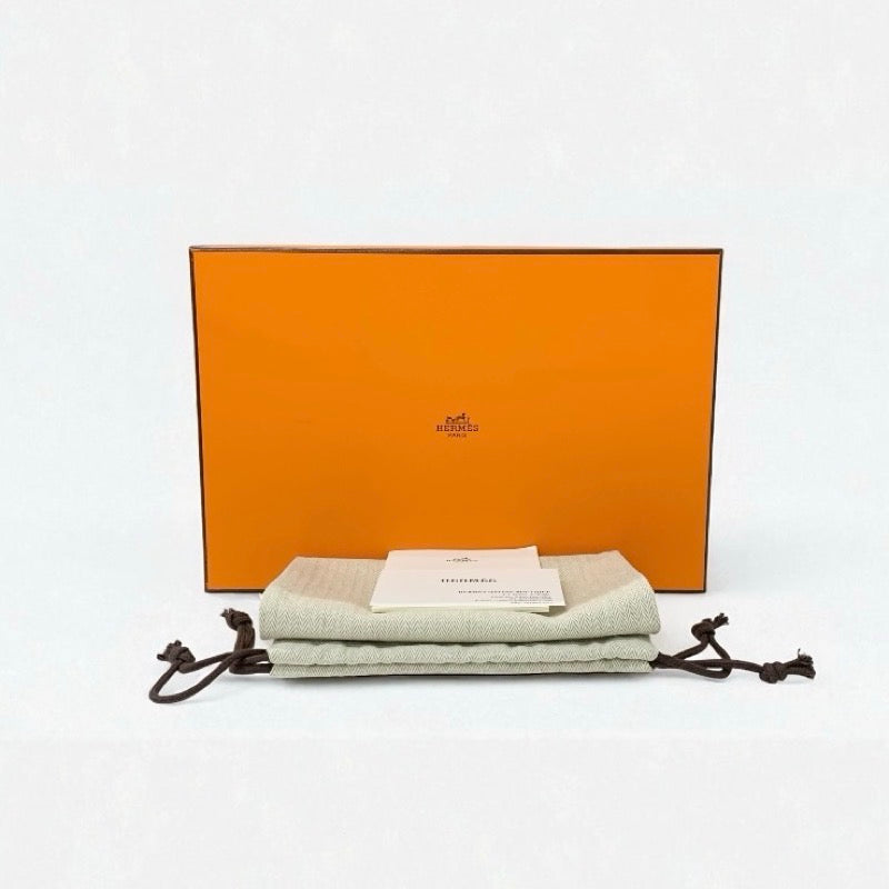 エルメス HERMES ロワイヤル ローファー 革靴 靴 シューズ レザー ピンク ホワイト シルバー H金具 フリンジ モカシン フラットシューズ