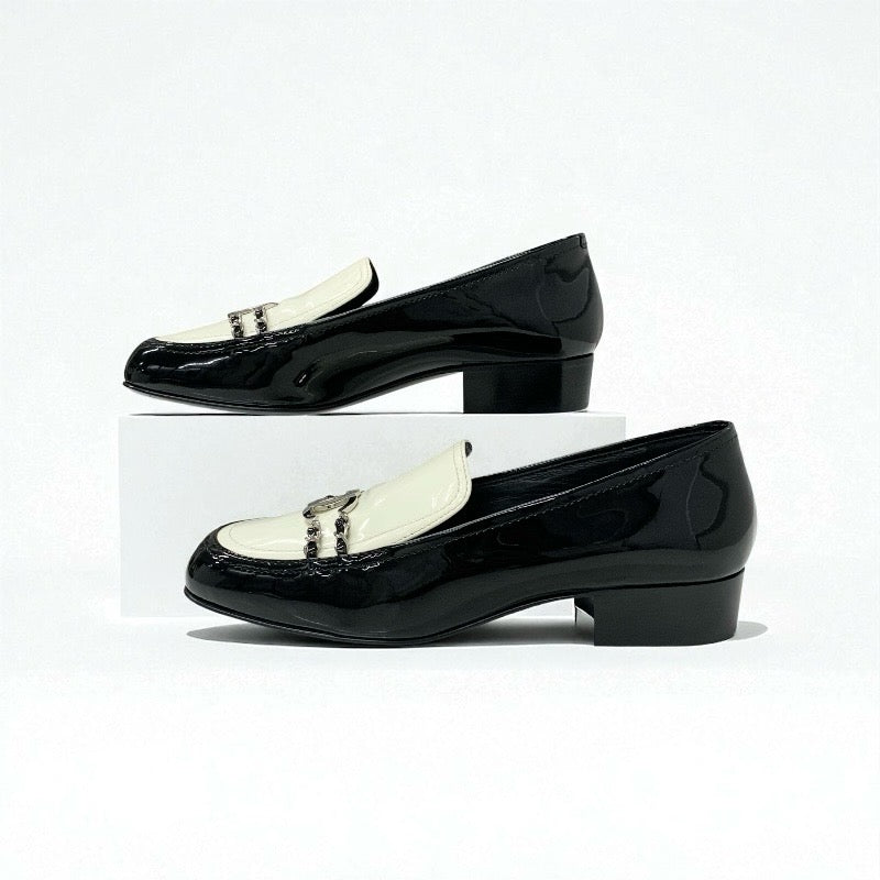 シャネル CHANEL ローファー 革靴 靴 シューズ パテント ブラック ホワイト シルバー ココマーク チェーン