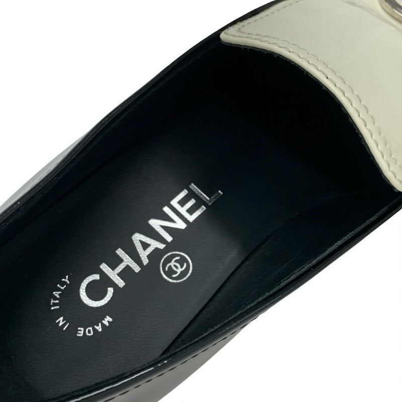 シャネル CHANEL ローファー 革靴 靴 シューズ パテント ブラック ホワイト シルバー ココマーク チェーン