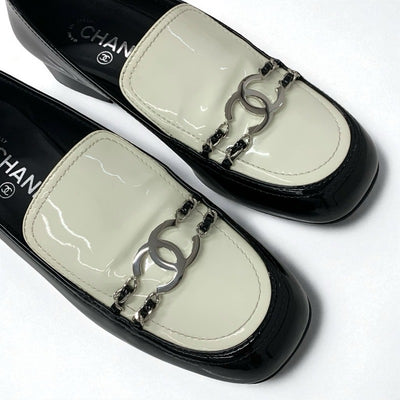 シャネル CHANEL ローファー 革靴 靴 シューズ パテント ブラック ホワイト シルバー ココマーク チェーン