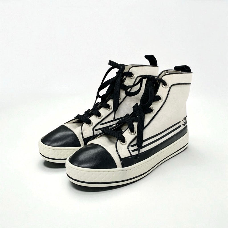 シャネル CHANEL スニーカー 靴 シューズ キャンバス レザー フェイクパール ブラック ホワイト ココマーク パール ハイカットスニーカー