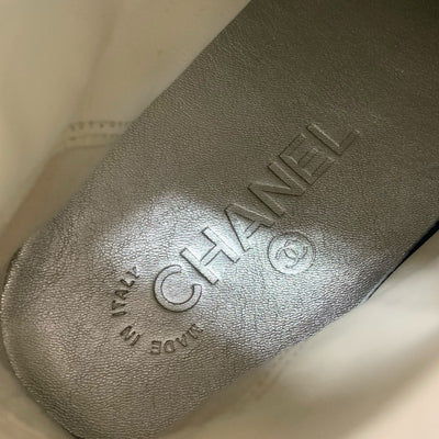 シャネル CHANEL スニーカー 靴 シューズ キャンバス レザー フェイクパール ブラック ホワイト ココマーク パール ハイカットスニーカー