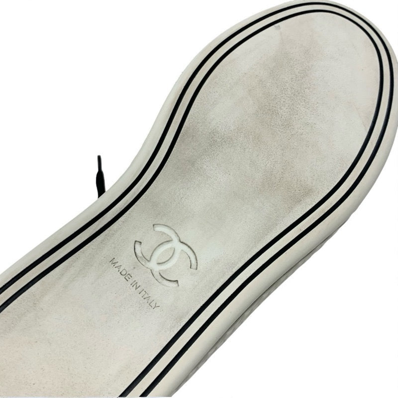 シャネル CHANEL スニーカー 靴 シューズ キャンバス レザー フェイクパール ブラック ホワイト ココマーク パール ハイカットスニーカー