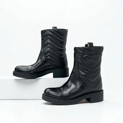 グッチ GUCCI ブーツ ショートブーツ 靴 シューズ レザー ブラック 黒 ダブルG ハート キルティング