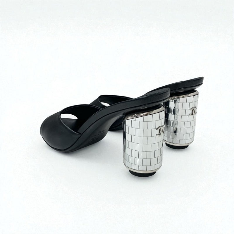 シャネル CHANEL サンダル 靴 シューズ レザー ブラック シルバー 未使用 ココマーク