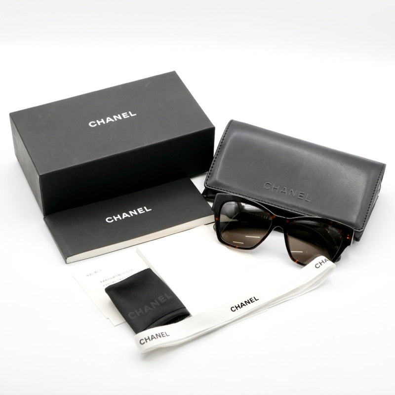 シャネル CHANEL サングラス ブラウン ゴールド ココマーク チェーン ロゴ レザー