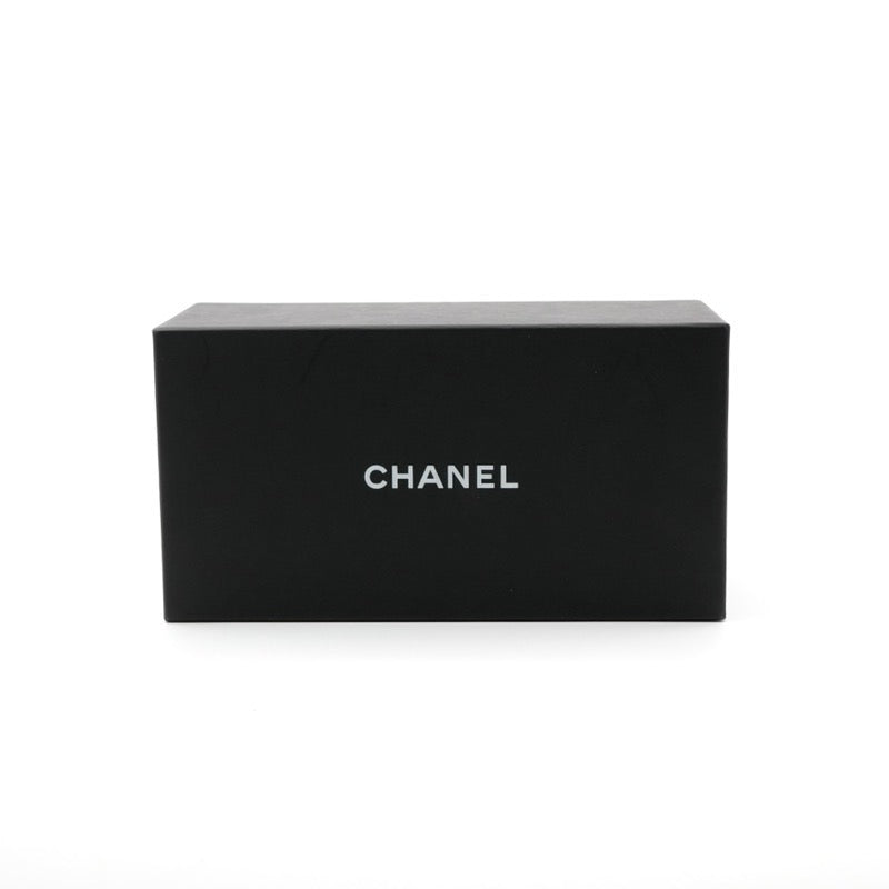 シャネル CHANEL サングラス ブラック ゴールド ロゴ レクタングルシェイプ チェーン アイウェア