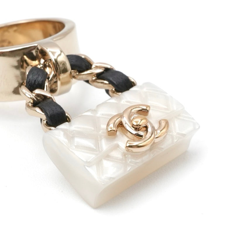 シャネル CHANEL リング 指輪 ゴールド ホワイト ブラック ココマーク マトラッセ バッグチャーム