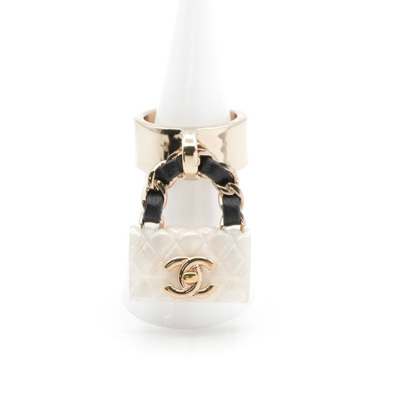 シャネル CHANEL リング 指輪 ゴールド ホワイト ブラック ココマーク マトラッセ バッグチャーム