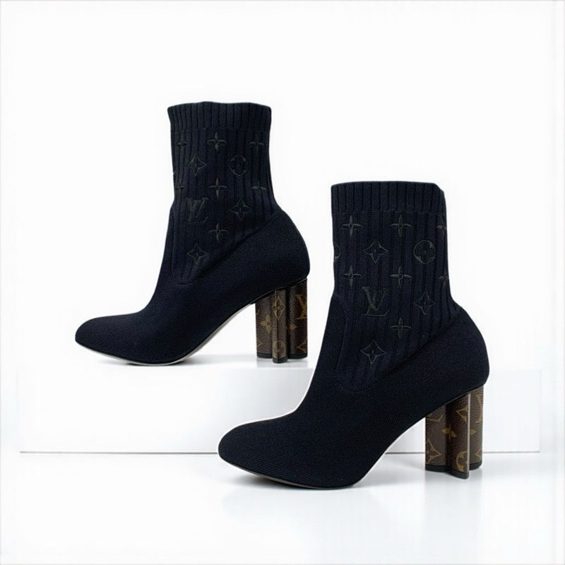 ルイヴィトン LOUIS VUITTON シルエットライン モノグラム ブーツ ショートブーツ 靴 シューズ ファブリック レザー ブラック ブラウン ソックスブーツ ニット アンクルブーツ