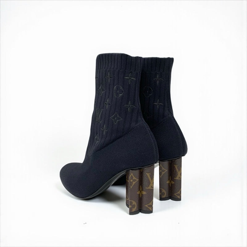 ルイヴィトン LOUIS VUITTON シルエットライン モノグラム ブーツ ショートブーツ 靴 シューズ ファブリック レザー ブラック ブラウン ソックスブーツ ニット アンクルブーツ