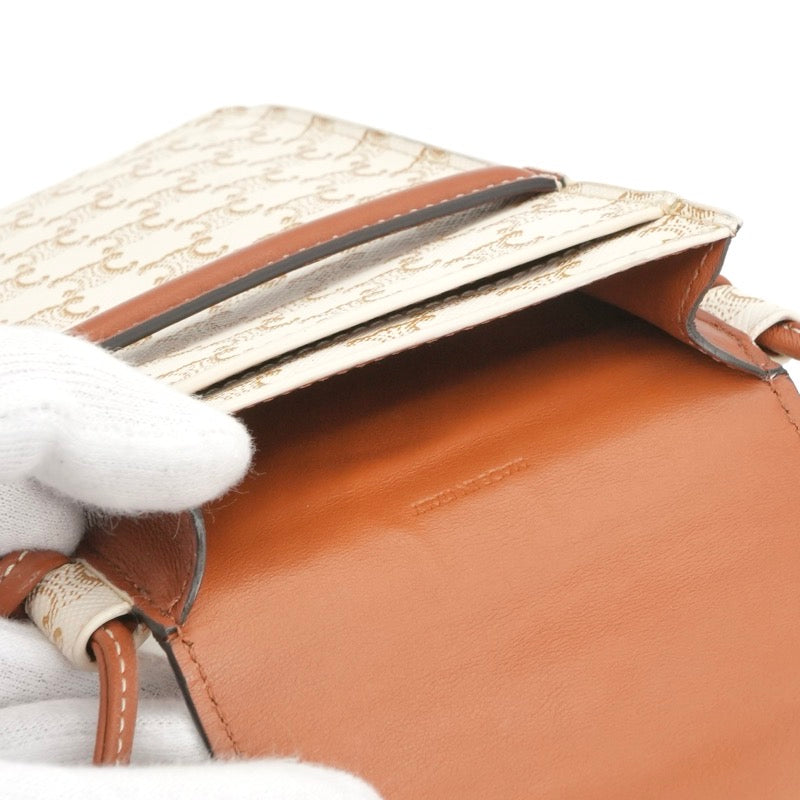 セリーヌ CELINE 携帯・スマホアクセサリー レザー ホワイト ブラウン トリオンフ ロゴ フォンケース モバイルポーチ ポシェット