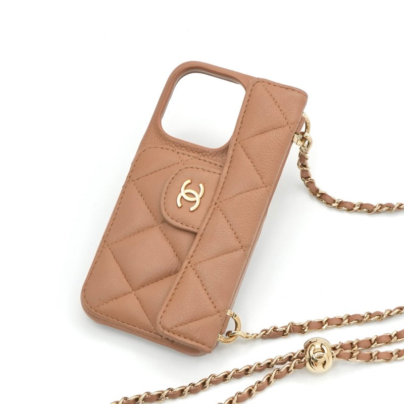 シャネル CHANEL 携帯・スマホアクセサリー ベージュ ゴールド ココマーク マトラッセ キャビアスキン iPhone15pro iPhoneケース チェーン