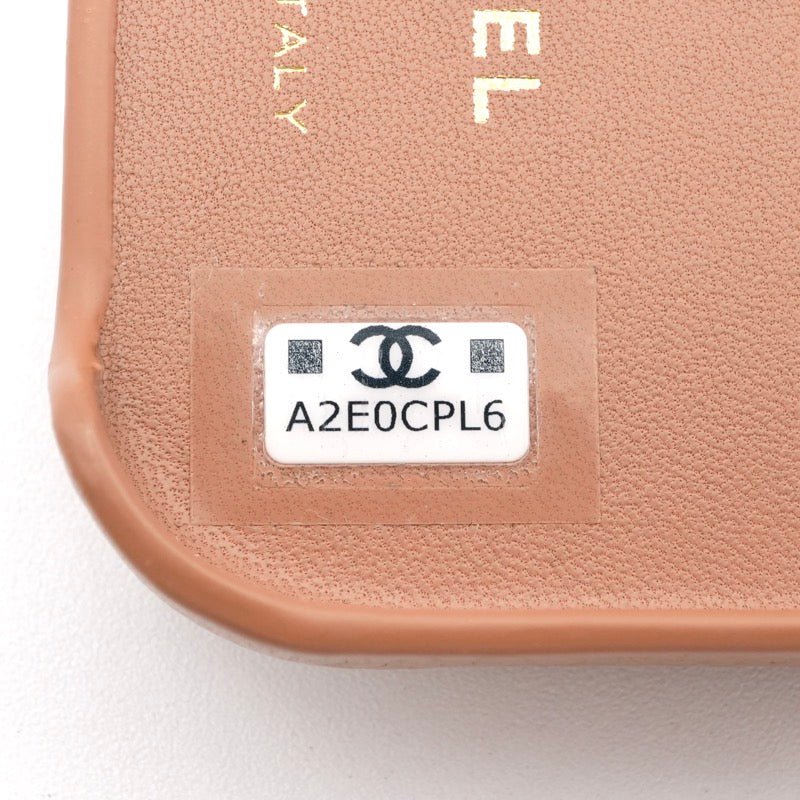 シャネル CHANEL 携帯・スマホアクセサリー ベージュ ゴールド ココマーク マトラッセ キャビアスキン iPhone15pro iPhoneケース チェーン