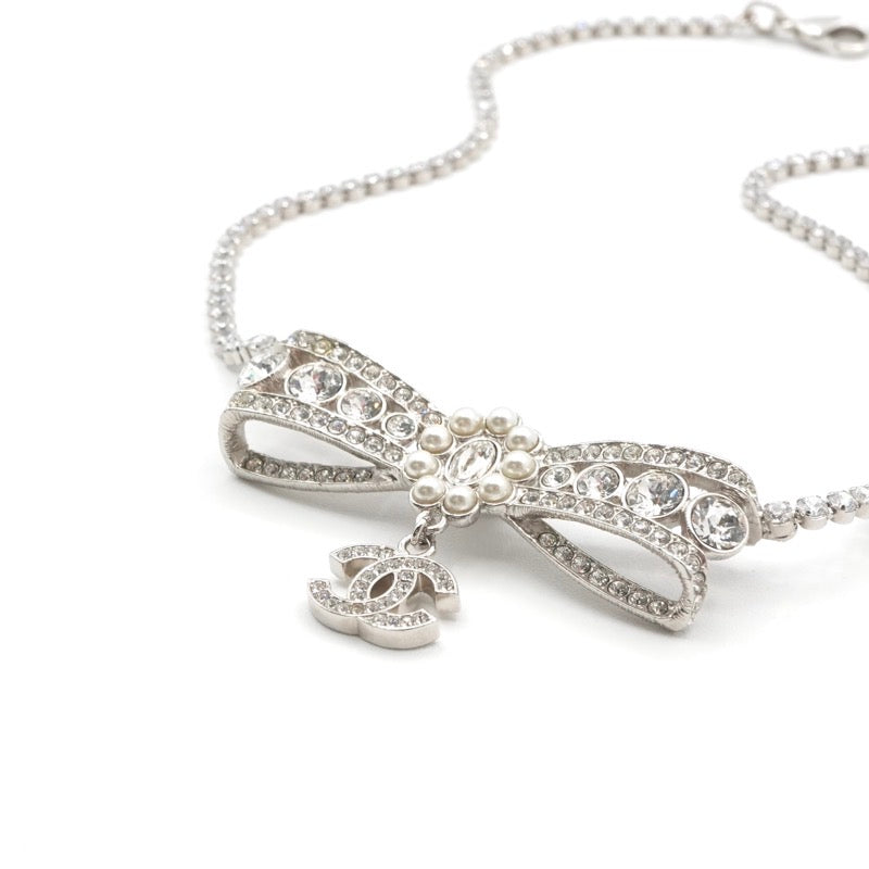 シャネル CHANEL ネックレス ペンダント チョーカー シルバー ココマーク リボン ラインストーン