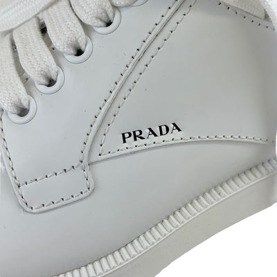 プラダ PRADA スニーカー 靴 シューズ レザー ホワイト 未使用 レースアップシューズ ロゴ