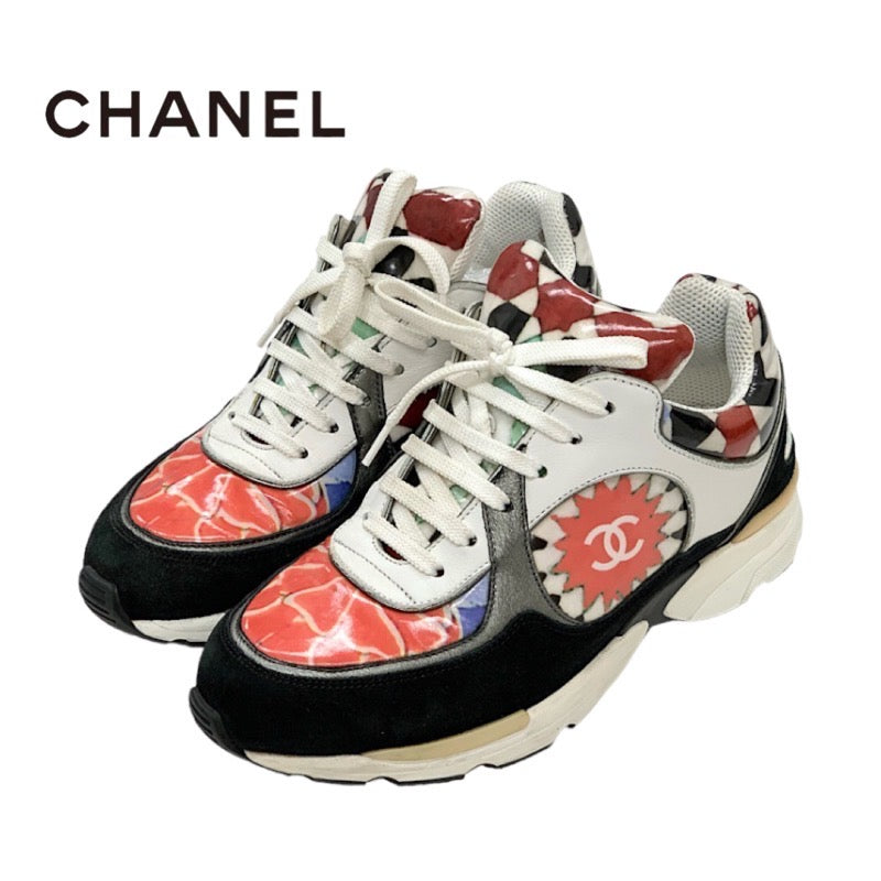 シャネル CHANEL スニーカー 靴 シューズ スエード パテント レザー ブラック ホワイト マルチカラー ペイント ココマーク