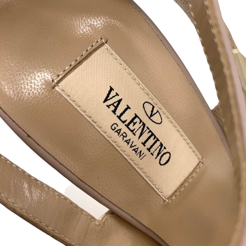 ヴァレンティノ VALENTINO パンプス 靴 シューズ パテント レザー アイボリー ピンクベージュ ゴールド バックストラップ ロックスタッズ