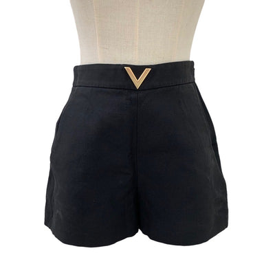 ヴァレンティノ VALENTINO ボトムス ブラック 黒 ゴールド ショートパンツ V金具