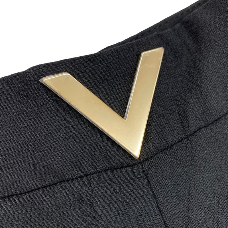 ヴァレンティノ VALENTINO ボトムス ブラック 黒 ゴールド ショートパンツ V金具
