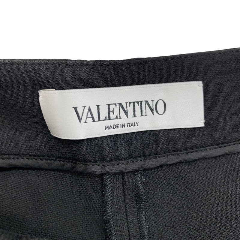 ヴァレンティノ VALENTINO ボトムス ブラック 黒 ゴールド ショートパンツ V金具