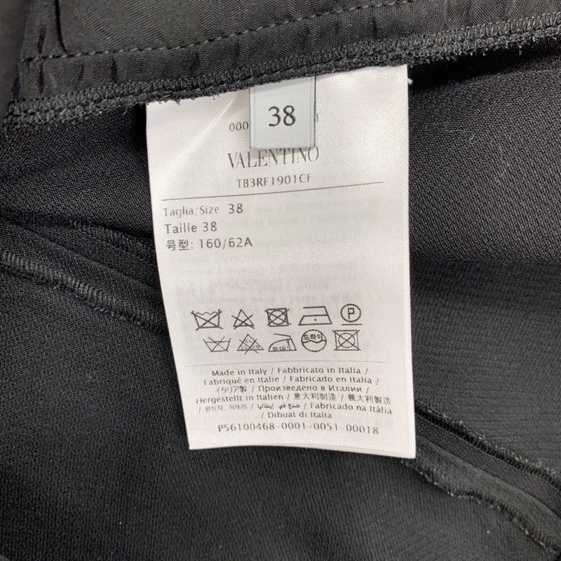 ヴァレンティノ VALENTINO ボトムス ブラック 黒 ゴールド ショートパンツ V金具