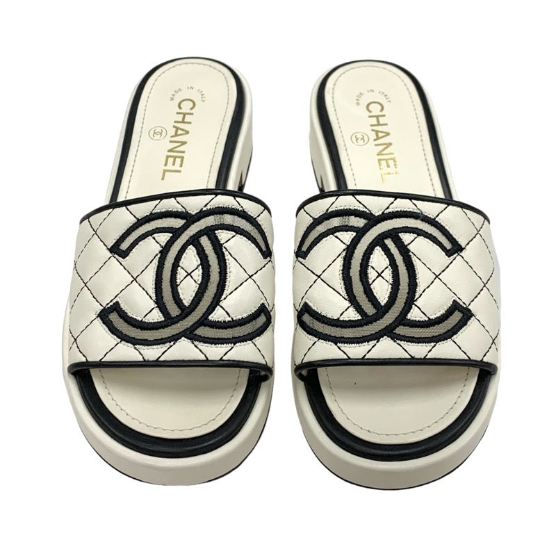 Chanel CHANEL Sandals Shoes Lambskin White Black White Coco Mark Quilted Mules