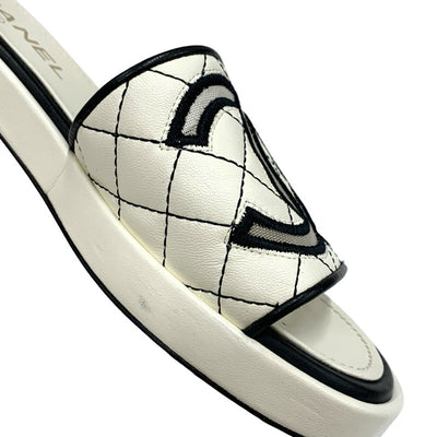 Chanel CHANEL Sandals Shoes Lambskin White Black White Coco Mark Quilted Mules