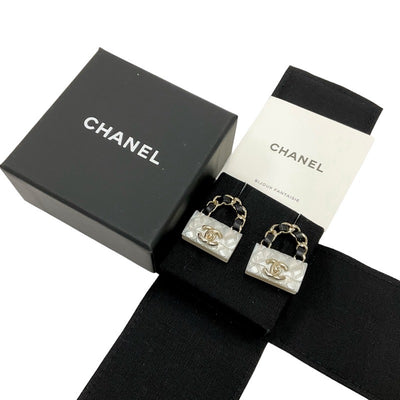 シャネル CHANEL ピアス ゴールド ホワイト ブラック ココマーク マトラッセ