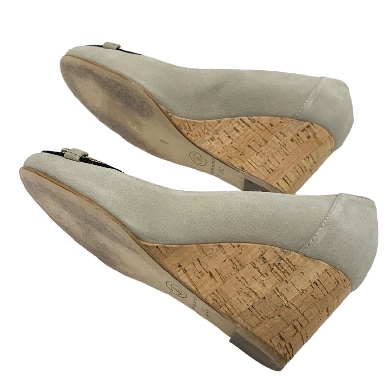 シャネル CHANEL パンプス 靴 シューズ スエード コルク グレー ブラック ゴールド ココマーク ウェッジソール