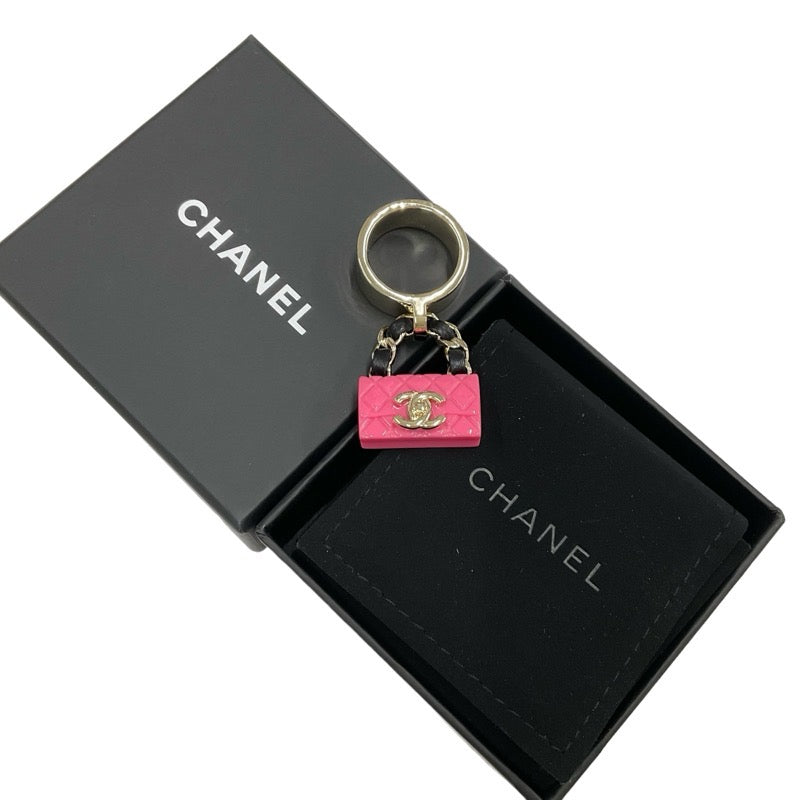 シャネル CHANEL リング 指輪 ゴールド ピンク ブラック ココマーク マトラッセ バッグチャーム