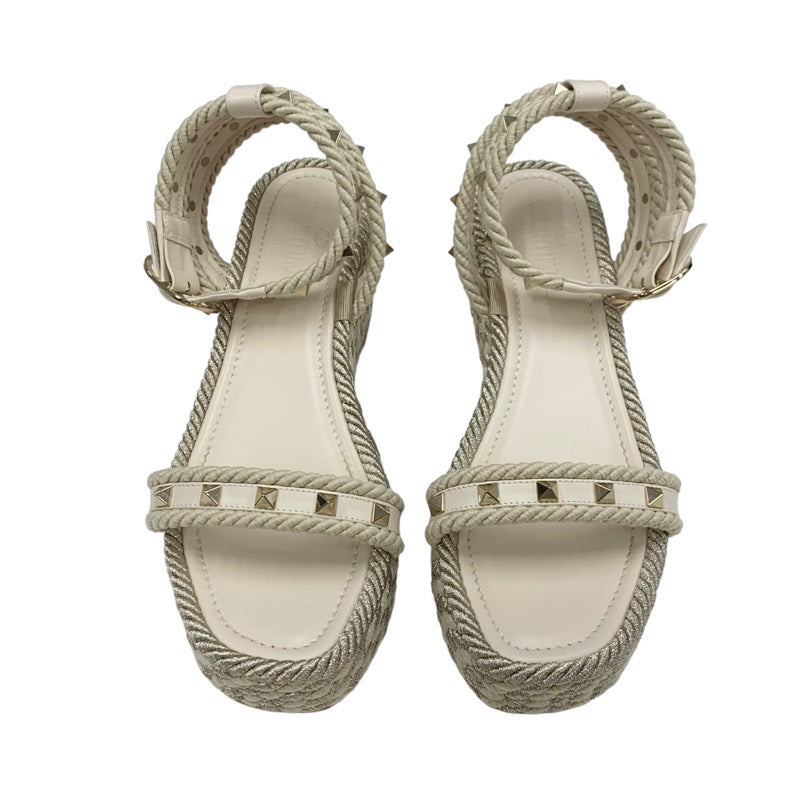 ヴァレンティノ VALENTINO サンダル 靴 シューズ レザー ベージュ ゴールド ロックスタッズ ウェッジソール プラットフォーム