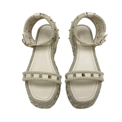 ヴァレンティノ VALENTINO サンダル 靴 シューズ レザー ベージュ ゴールド ロックスタッズ ウェッジソール プラットフォーム