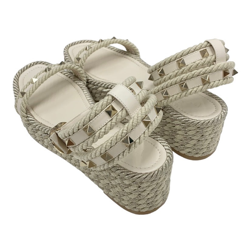 ヴァレンティノ VALENTINO サンダル 靴 シューズ レザー ベージュ ゴールド ロックスタッズ ウェッジソール プラットフォーム