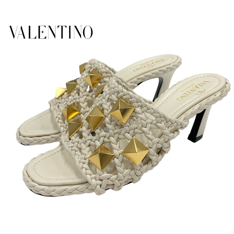 ヴァレンティノ VALENTINO サンダル 靴 シューズ レザー アイボリー ゴールド ミュール ローマンスタッズ 編み込み