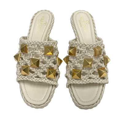 ヴァレンティノ VALENTINO サンダル 靴 シューズ レザー アイボリー ゴールド ミュール ローマンスタッズ 編み込み