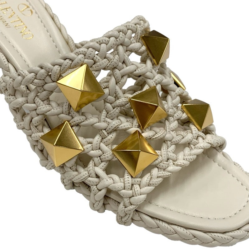 ヴァレンティノ VALENTINO サンダル 靴 シューズ レザー アイボリー ゴールド ミュール ローマンスタッズ 編み込み