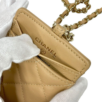 シャネル CHANEL カードケース カード入れ パスケース ラムスキン ベージュ ゴールド ココマーク チャーム マトラッセ チェーン