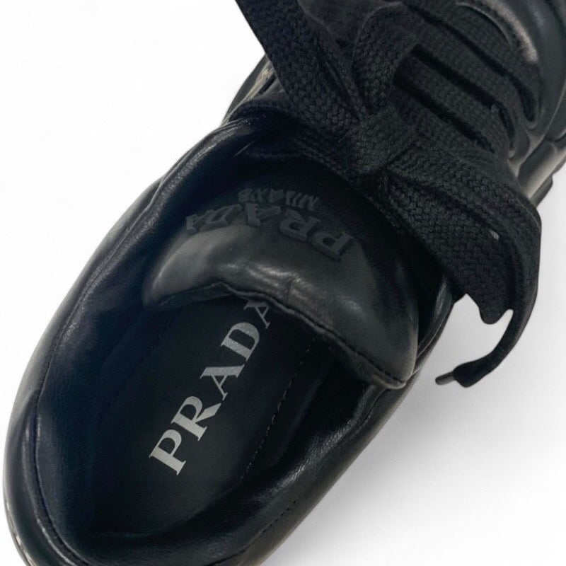 プラダ PRADA モノリス スニーカー 靴 シューズ レザー ブラック 黒 トライアングルロゴ